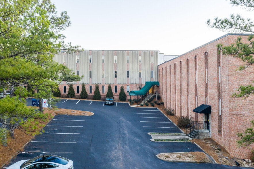 More Photos Of 400 Office Park Dr, Birmingham Office For Sale