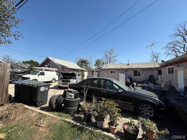 More Photos Of 423 S Chevy Chase Dr, Glendale Apartments For Sale