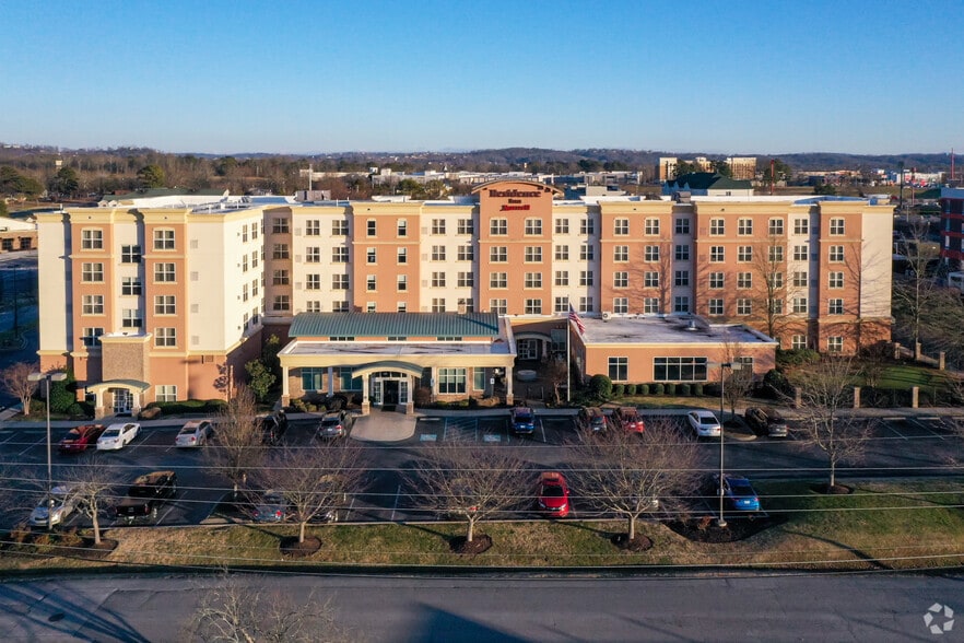 More Photos Of 2340 Center St, Chattanooga Hotel For Sale