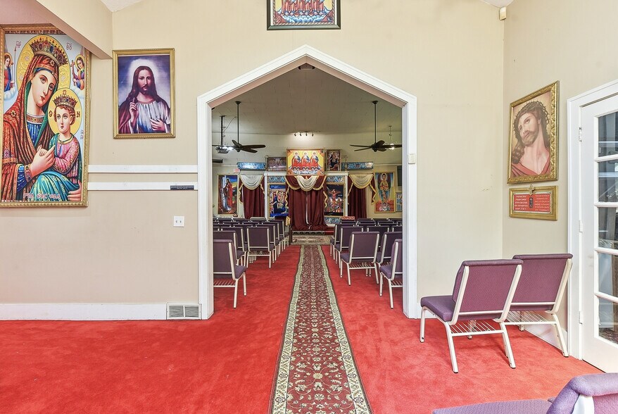 More Photos Of 4932 Ohio St, Omaha Religious Facility For Sale