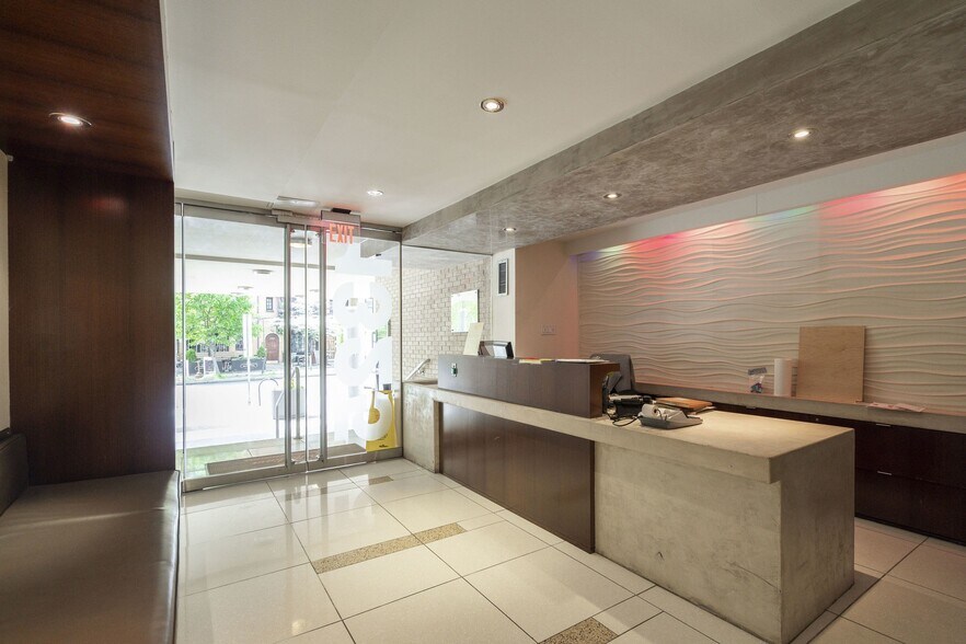 More Photos Of 1325-1327 18th St NW, Washington Office For Sale