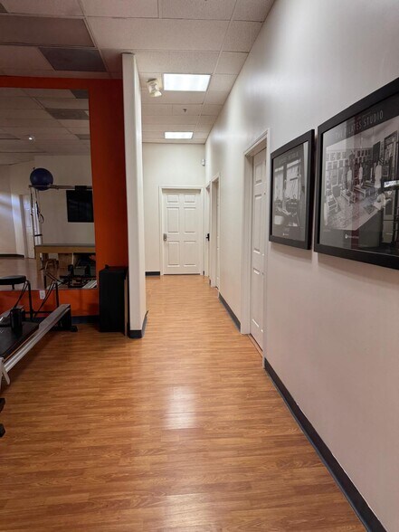 More Photos Of 3600 Ocean View Blvd, Glendale Storefront Retail Office For Lease