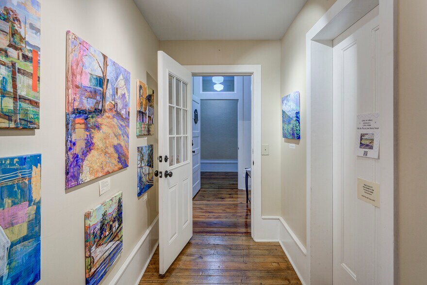 More Photos Of 107 E Main St, Jonesborough Storefront For Sale