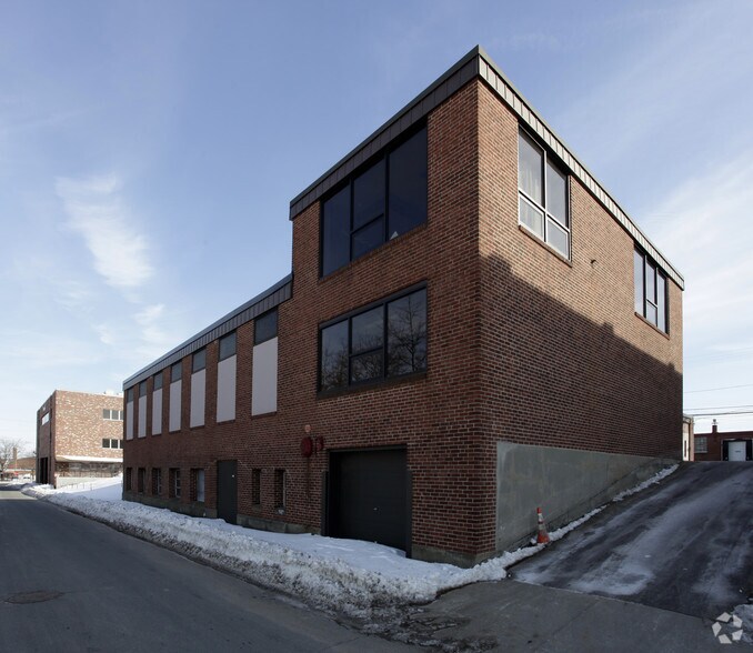 More Photos Of 35 Baker St, Providence Manufacturing For Lease