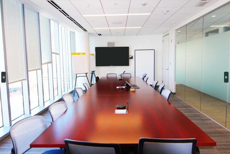 More Photos Of 1275 1st St NE, Washington Office For Lease