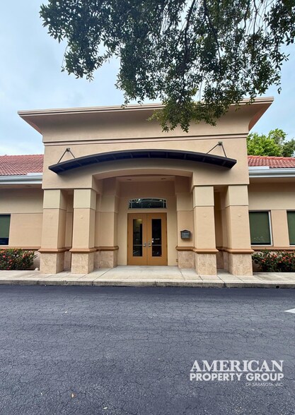 More Photos Of 5715 21st Ave W, Bradenton Medical For Sale