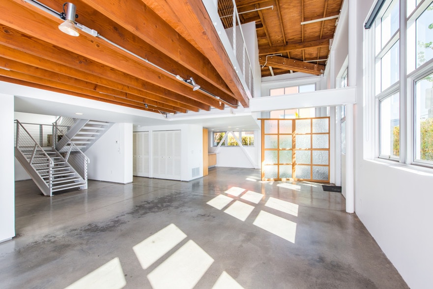 More Photos Of 2100 Abbot Kinney Blvd, Venice Office For Lease