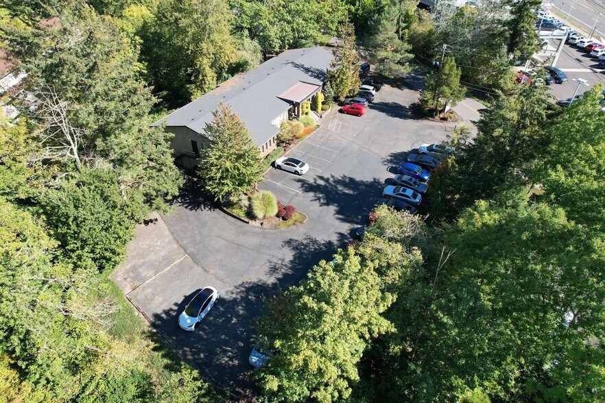 More Photos Of 3395 SW Garden View Ave, Portland Office For Sale