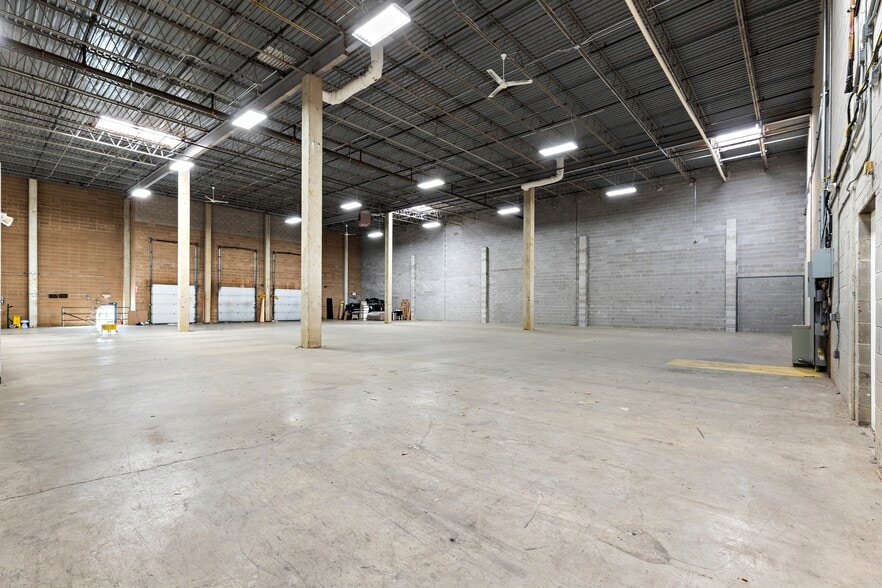 More Photos Of 575 Corporate Dr, Mahwah Industrial For Lease