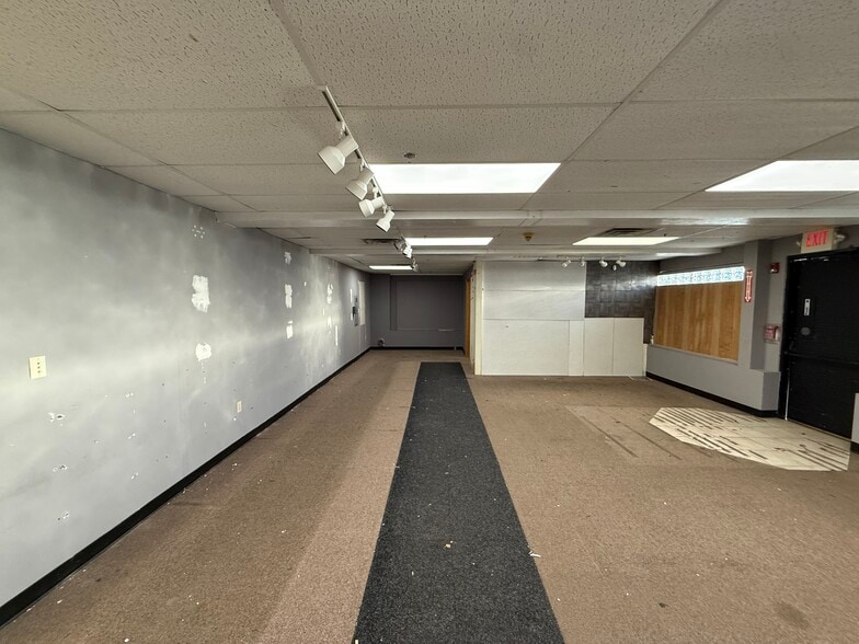 More Photos Of 251 S Main St, Middleton Storefront For Lease