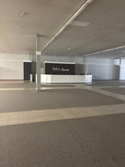 More Photos Of 966 Big a Rd, Toccoa General Retail For Lease