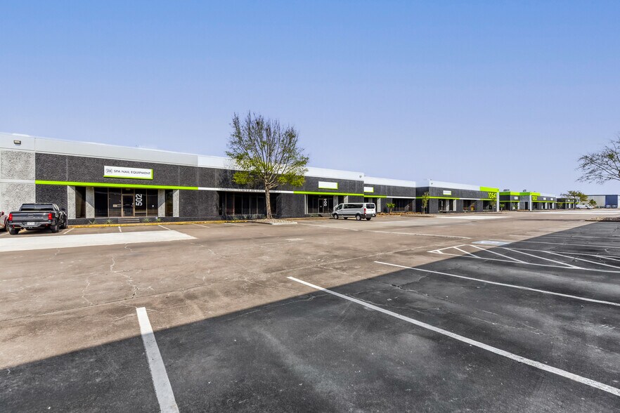 More Photos Of 10631 Harwin Dr, Houston Unknown For Lease