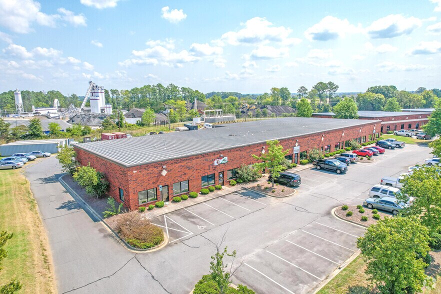 More Photos Of 3645-3659 Centre Cir, Fort Mill Light Distribution For Lease