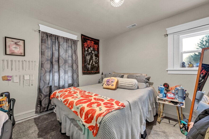 More Photos Of 4435 State Rd, Cleveland Storefront Retail Residential For Sale