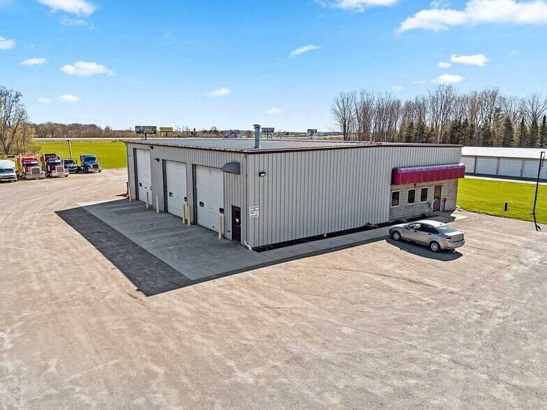 More Photos Of 6532 Old 29 Rd, Seymour Auto Repair For Sale