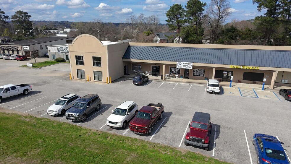 More Photos Of 3242-3258 Cahaba Heights Rd, Birmingham Unknown For Lease