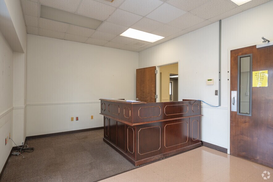 More Photos Of 3200 W Meighan Blvd, Gadsden Medical For Lease