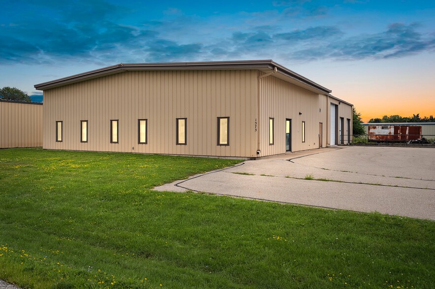 More Photos Of 1373 Kimberly Dr, Neenah Flex For Sale