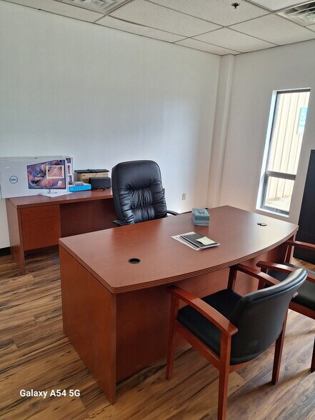 More Photos Of 5211 Oster Rd, Sheffield Village Truck Terminal For Lease