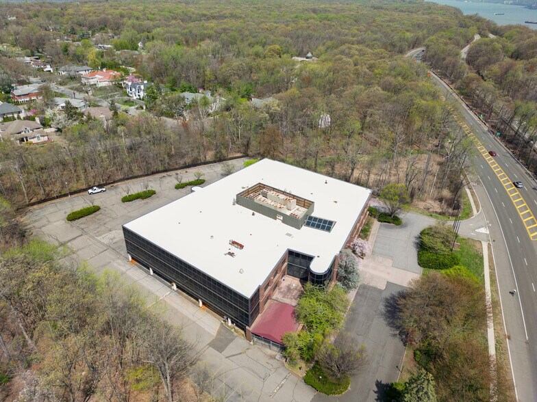 More Photos Of 1000 Sylvan Ave, Englewood Cliffs Office For Sale