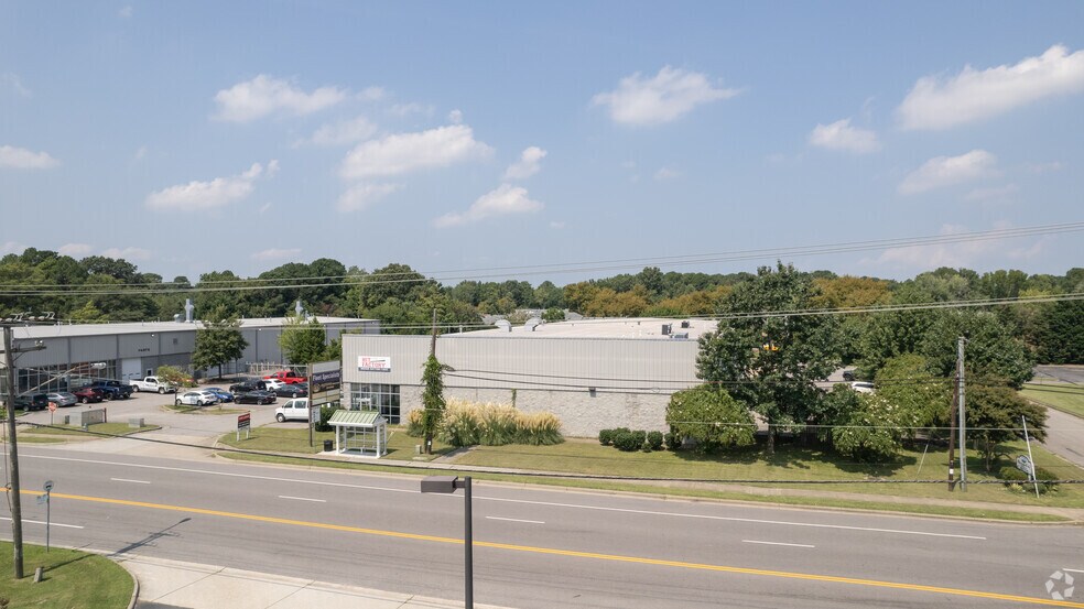 More Photos Of 3304 Airline Blvd, Portsmouth Light Distribution For Lease