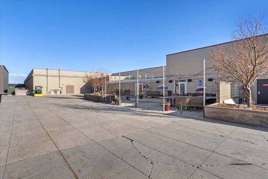 More Photos Of 1616 E Pershing Blvd, Cheyenne Freestanding For Sale