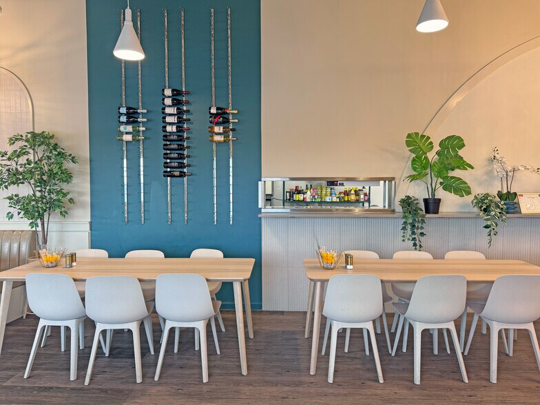 More Photos Of 460 Erin Woods Dr SE, Calgary Restaurant For Sale