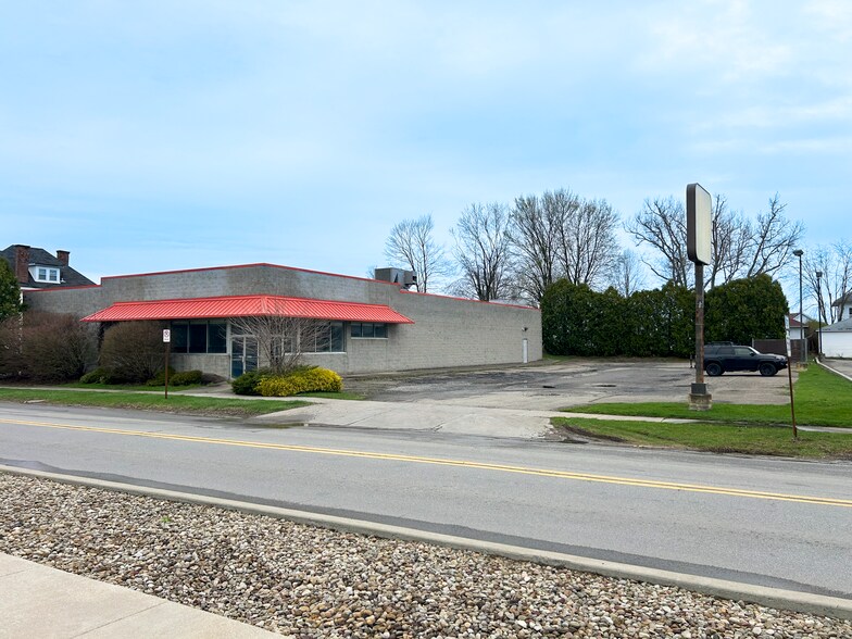 Primary Photo Of 213 W Main St, Grove City Drugstore For Sale