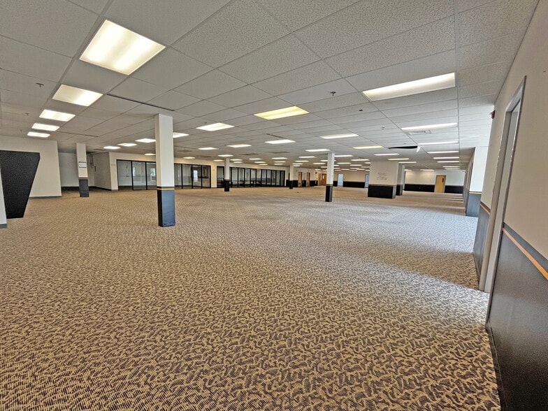 More Photos Of 35 Industrial Way, Rochester Unknown For Lease