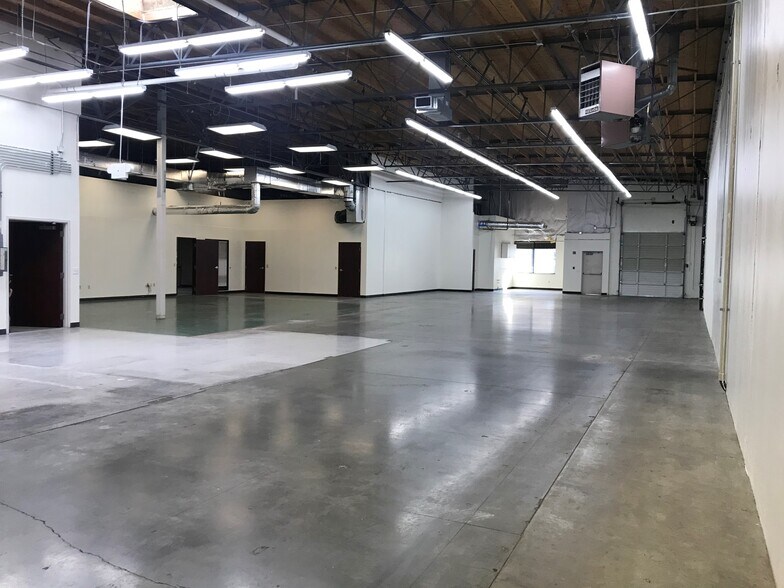 More Photos Of 21501-21517 84th Ave S, Kent Warehouse For Lease