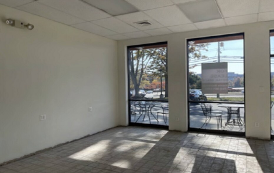 Primary Photo Of 450-458 Elden St, Herndon Freestanding For Lease