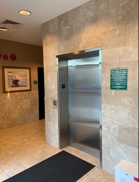 More Photos Of 2050 E Eastchester Rd, Bronx Medical For Lease