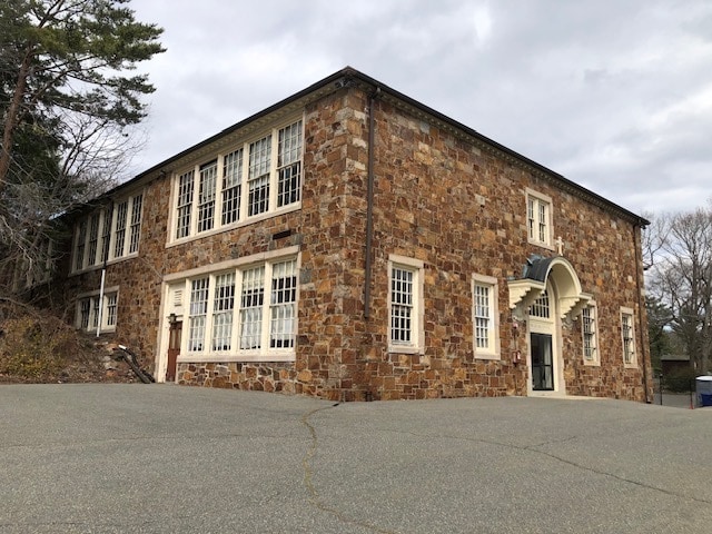 More Photos Of 668-672 Hale St, Beverly Schools For Lease