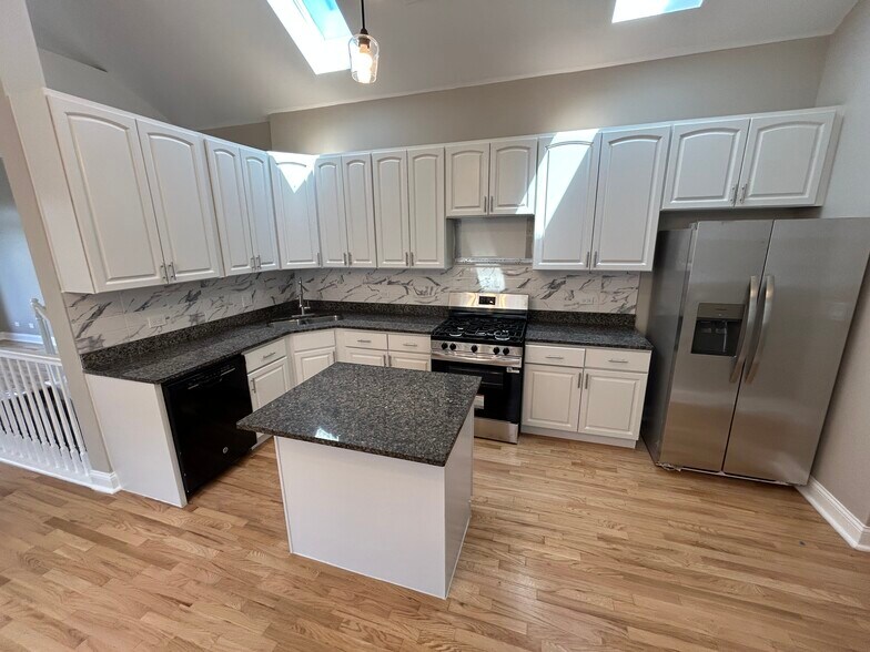 More Photos Of 5331 S Calumet Ave, Chicago Apartments For Sale