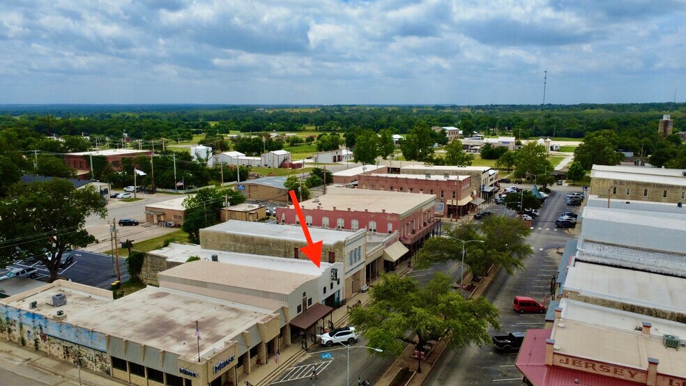 More Photos Of 125 N Pecan St, Hico General Retail For Sale