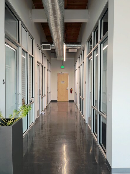 More Photos Of 2015 Dallas St, Aurora Storefront Retail Office For Lease