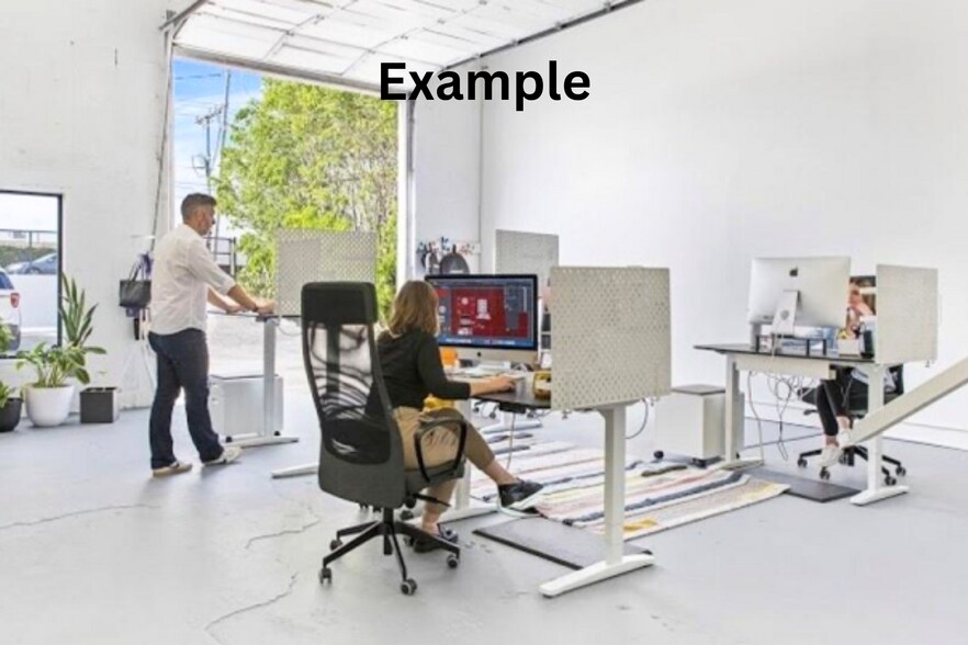 More Photos Of 230 N Congress, Lake Park Flex For Lease