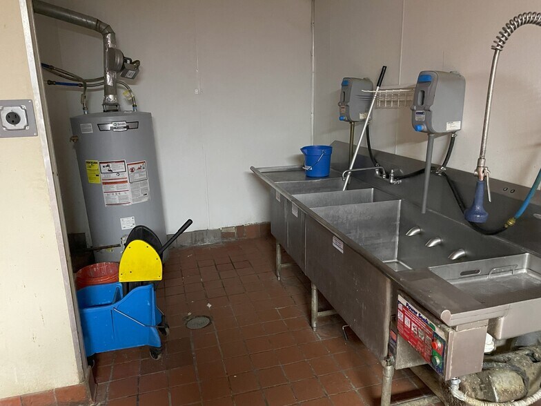 More Photos Of 2235 Burton Ln, Martinsville Fast Food For Lease