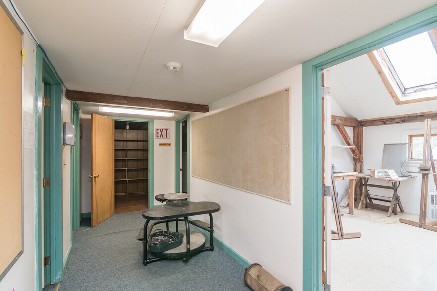 More Photos Of 154 S Mountain Rd, Northfield Schools For Sale