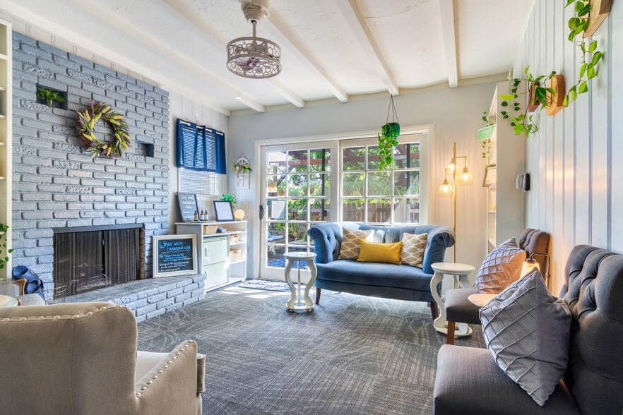 More Photos Of 325 Cajon St, Redlands Freestanding For Sale