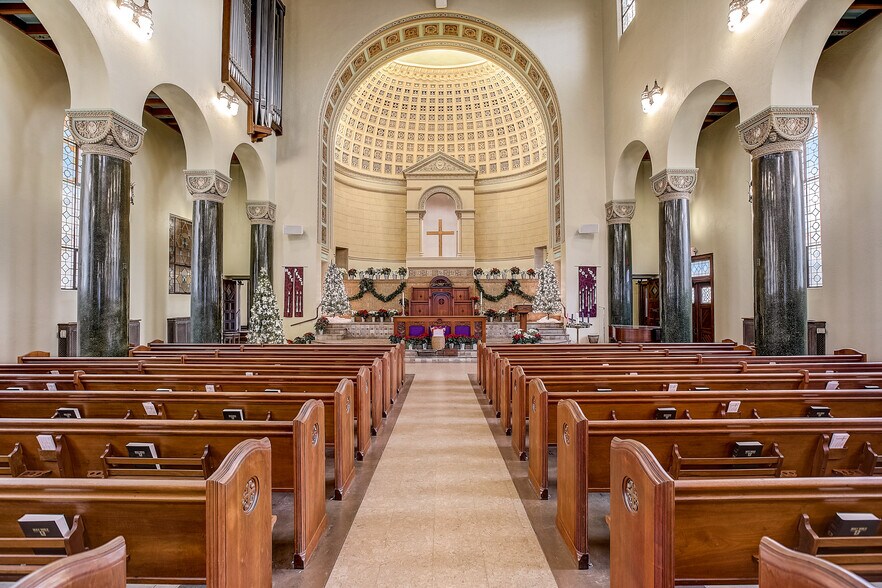 More Photos Of 1110 Guadalupe St, Austin Religious Facility For Lease