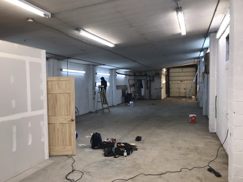 More Photos Of 57 Pearl St, Yonkers Warehouse For Lease