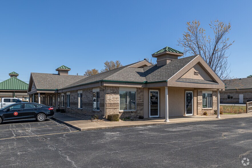 More Photos Of 2709 SE I St, Bentonville Unknown For Lease