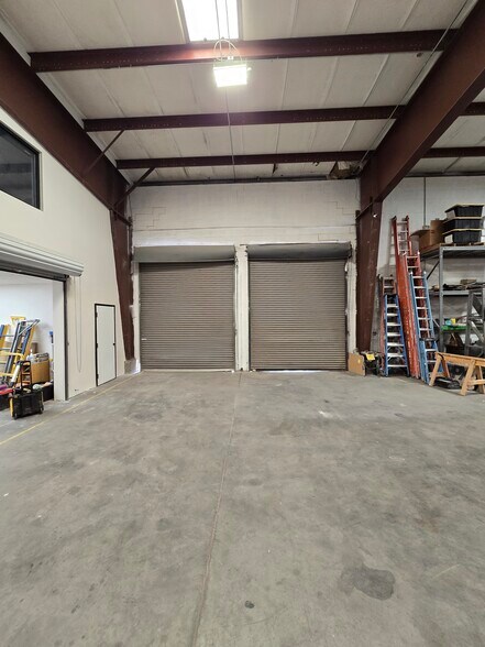 More Photos Of 1041 Eastside Rd, El Paso Warehouse For Sale