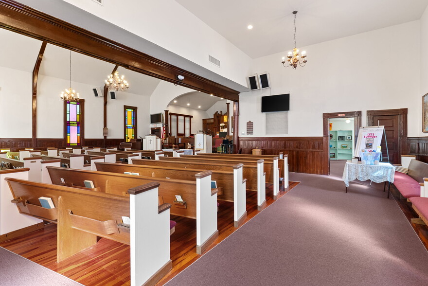 More Photos Of 201 W University Ave, Orange City Religious Facility For Sale