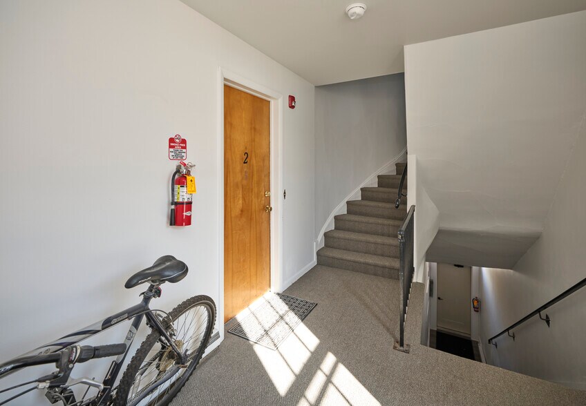 More Photos Of 47 Bridge St, Lambertville Restaurant For Sale