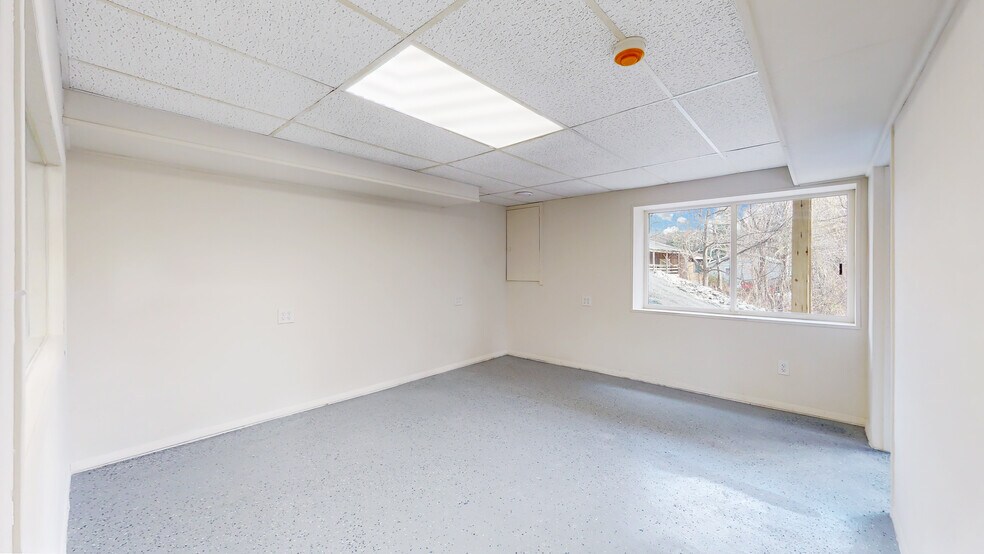 More Photos Of 220 Silver Lake Rd, Dingmans Ferry Office For Sale