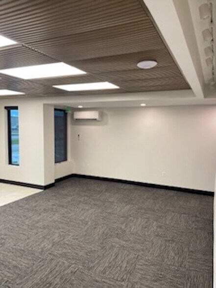 More Photos Of 1630 W 2225 S, Woods Cross Airplane Hangar For Lease