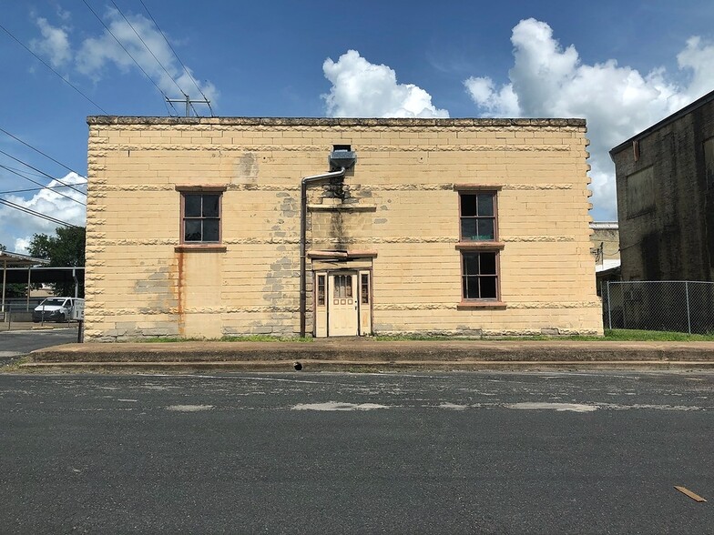 Primary Photo Of 000 Wolters, Schulenburg General Retail For Sale