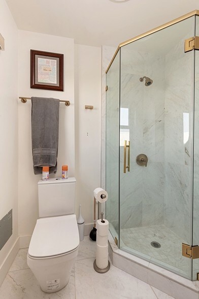 More Photos Of 124 N Townsend Ave, Los Angeles Loft Creative Space For Sale